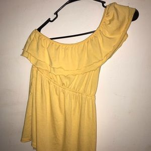 She wore an itsy bitsy teeny weeny yellow shirt!